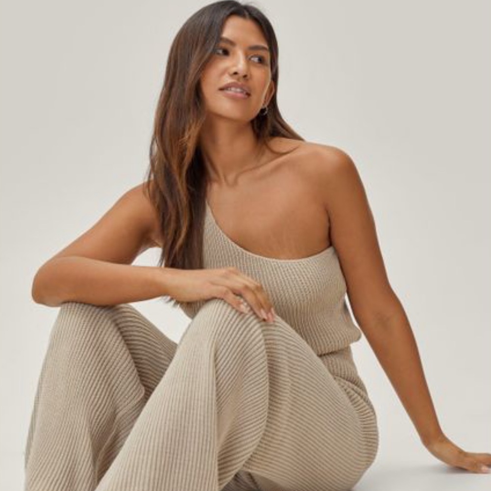 One Shoulder Crop Top Nasty Gal Size Small NWT Color Oatmeal